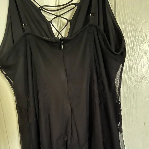 Romped - Picture 5 of 5